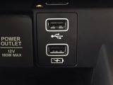 【USBポート】USBポートも装備されています、スマートフォンの充電やオーディオに連携も可能です、今や欠かせない装備の一つです!