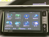 高機能なナビゲーションシステムとオーディオを搭載。目的地までのルート案内や、お好みの音楽を楽しめます。