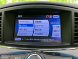 多彩な情報を表示できるモニター。ナビゲーションはもちろん、車両情報や各種設定も確認できます。