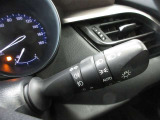 周囲の明るさでランプ類が自動的にON・OFFするコンライトが付いています(消し忘れ機能付)