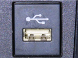 USB端子を装備しております。