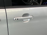 品質へのこだわり!フロアマットやシートなど車内をキレイに清掃し、ニオイや汚れなどを徹底的にクリーニングしてもらっております。室内はピカピカです☆