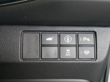 急カーブしたときの車の横滑りを防止してくれたり、障害物を検知すると音で教えてくれたり、普段運転していて安心できる装備も充実しています!
