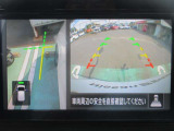ナビ画面にアラウンドビュ-モニタ-の映像を映し出しています。  狭い場所での車庫入れをサポ-トしてくれる便利アイテムです。