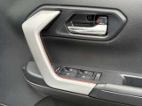 運転席ドアスイッチ周辺です。