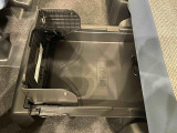 中敷きを立ち上げれば、倒れやすい荷物も安定して積める置きラクボックスが標準装備