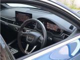 内装はシンプルに使い勝手を考え作られています。お車を運転する感覚をダイレクトに体感して頂けます。室内も広くロングドライブにも快適にお過ごしいただけます。