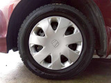 185/65R15スタッドレスタイヤ装着車♪各種アルミホイールや、ノーマルタイヤも取扱いしております。是非ご相談ください♪
