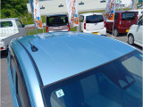ルーフに小さなエクボがございますが、気にならない大きさです