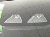 【スマートアシスト】走行中に前方の車両等を認識し、衝突しそうな時は警報とブレーキで衝突回避と被害軽減をアシスト。より安全にドライブをお楽しみいただけます。