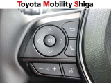ステアリングスイッチ搭載!手を離さずに手元のスイッチでさまざまな操作が可能。運転中、視線をそらさなくても操作ができて安全です!