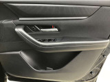 運転席ドアトリムとパワーウィンドウスイッチ