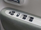 パワーウインドウを装備しております!後席ウインドゥの閉め忘れも運転席で解決できます♪
