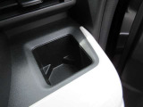 運転席ドリンクホルダー