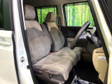 運転席シート廻りは使用感も少なく、良好な状態となっています。丁寧に使われていたことがよくわかりますね。