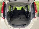 普段のお買い物や通勤、送迎等に十分な荷室スペースを確保しております。セカンドシートを倒すと、大きな荷物の積載も可能です♪