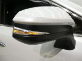 ご覧の車両以外にも多数のU-CARを展示販売しております。