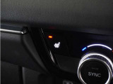 ◆シートヒーター◆寒い季節にピッタリなのが、このシートヒーター!座面を温め快適に。寒い季節もドライブが楽しくなります。