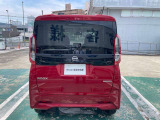 後方にも踏み間違い防止を装備!