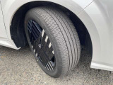 タイヤは国産から海外メーカーまで各種取り揃えております。