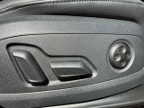 最新鋭の自社整備工場にて、車検・点検は勿論の事、あらゆるご要望にお応えすべく輸入車ディーラーならではの最新のコンピューターシステムとベテランの整備士がバックUP!