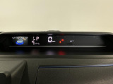 【メーターパネル】シンプルなデザインのメーターパネルは視認性が良く、必要な情報を運転手に分かりやすく伝えてくれます♪