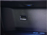 【USB接続】USB接続も可能です。スマートフォンと連動して音楽も再生可能です。