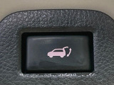 【パワーバックドア】スマートキーや運転席のボタンを押すだけでリアゲートが自動で開閉します!荷物を持っている時や、高い位置にあるバックドアを閉める際に便利な機能です♪