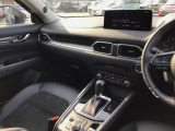 現在のMAZDA車はインパネ配置が視線の動きが少なくなるように設計レイアウトされています☆ひとつひとつの部品からMAZDAの安全に対するこだわりを感じる事が出来ます☆