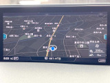 ●純正ナビ:一体感のあるナビは、高級感ある車内を演出してくれます。Bluetooth再生などオーディオ機能も充実しておりますので、運転もより楽しめます♪