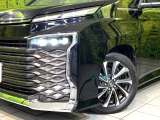 【LEDヘッドライト】悪天候や夜間走行時も良好な視界を確保し安心して運転できる高輝度LEDヘッドライトを装備!点灯速度が早く、消費電力も抑えられています。