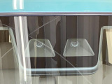 お客様に気持ち良く乗っていただけるよう、工具を使わず取り外せる部品は全て取り外し清掃しております。シート可動の場合は、シートを動かし裏側まで清掃を行っております。