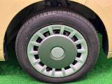 おしゃれは足元から♪純正14インチフルホイールキャップ。フロントベチレートディスクブレーキ。