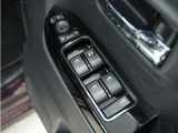 ◆パワーウィンドウスイッチ◆運転席から全席の窓の開閉操作を行うことが出来いつでも換気ができます!