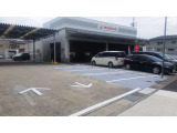 中古車展示場を拡大オープンするのと同時にお客様駐車場も拡大し、入りやすく止めやすくなりました♪
