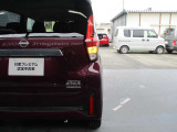 後続車からの視認性も良くスタイリッシュなLEDテールランプ