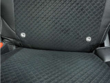 ◆ISOFIX◆シートベルトいらずでチャイルドシートと固定金具を連結するだけでガッチリ固定できます。