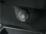 ◆12V電源ソケット◆スマートフォンの充電等にも便利な電源ソケット!使いやすい場所に装備されています。
