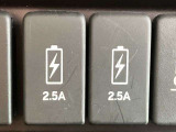 充電用ソケット