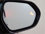 後方からの車の接近を教えてくれるブラインドスポットモニター♪※あくまでも補助的な装置なので目視確認もお忘れなく!