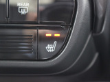 シートヒーター装備付き車!!座席に埋め込まれた電熱線によりシートを暖めることが出来る装備で、温めたられたシートは、寒い冬には最適です!!