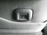 運転席のシートバックに後席用のUSB電源ポートをご用意しております♪