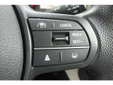 ステアリングスイッチ   運転中でもハンドルから手を離さずにオーディオ等の操作ができます