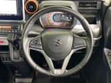 【純正革巻きステアリング】上質な革を使用することで、手にしっかり馴染みとても運転しやすいハンドルです♪
