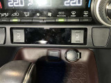 寒い季節もスイッチ一つでシートがポカポカに!これはかなり快適です!運転席と助手席にございます!!!