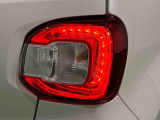 LEDリヤコンビネーションランプ(LEDストップランプ)で省電力・長寿命化を実現。