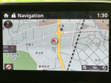 高画質で表示される地図画面は、視認性が高く、運転中の確認も容易です。スムーズなルート案内で、安心して目的地へ向かいましょう。