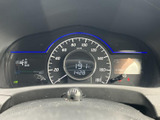 速度や燃料残量など、運転に必要な情報をひと目で確認できます。スタイリッシュなデザインで、視認性も高く、安全運転をサポートします。