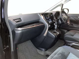 すっきりとしたデザインの内装は、さすがトヨタ車の上品さを感じます。