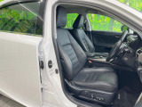 運転席シート廻りは使用感も少なく、良好な状態となっています。丁寧に使われていたことがよくわかりますね。